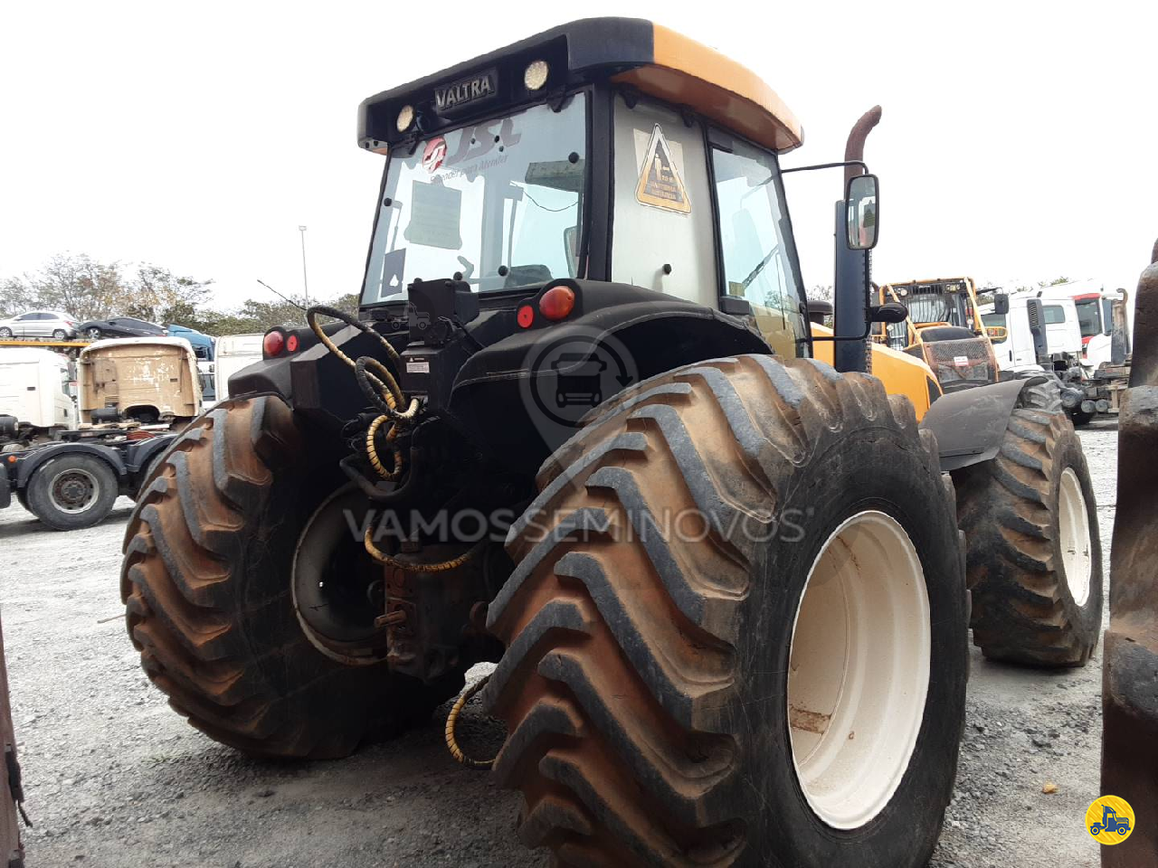 TRATOR VALTRA VALTRA BH 205 Tração 4x4 Vamos Seminovos - Itaquera SAO PAULO SÃO PAULO SP