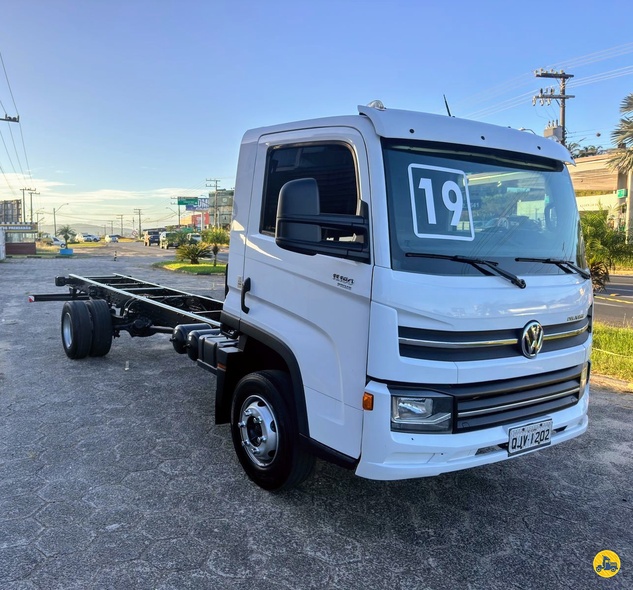 CAMINHAO VOLKSWAGEN VW 11180 Baú Furgão Toco 4x2 Primos Caminhões ICARA SANTA CATARINA SC