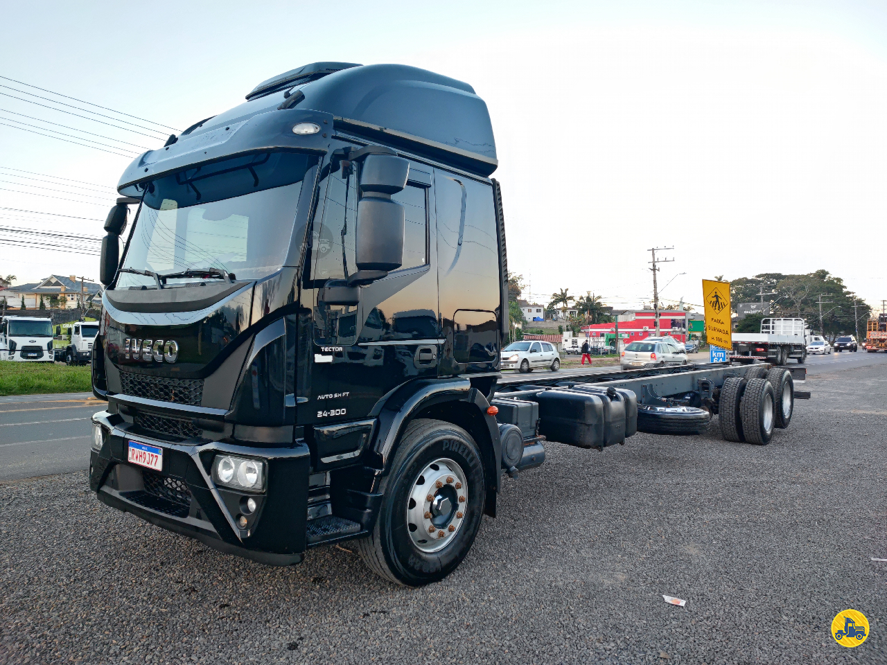 CAMINHAO IVECO TECTOR 24 300 Chassis Truck 6x2 Primos Caminhões ICARA SANTA CATARINA SC