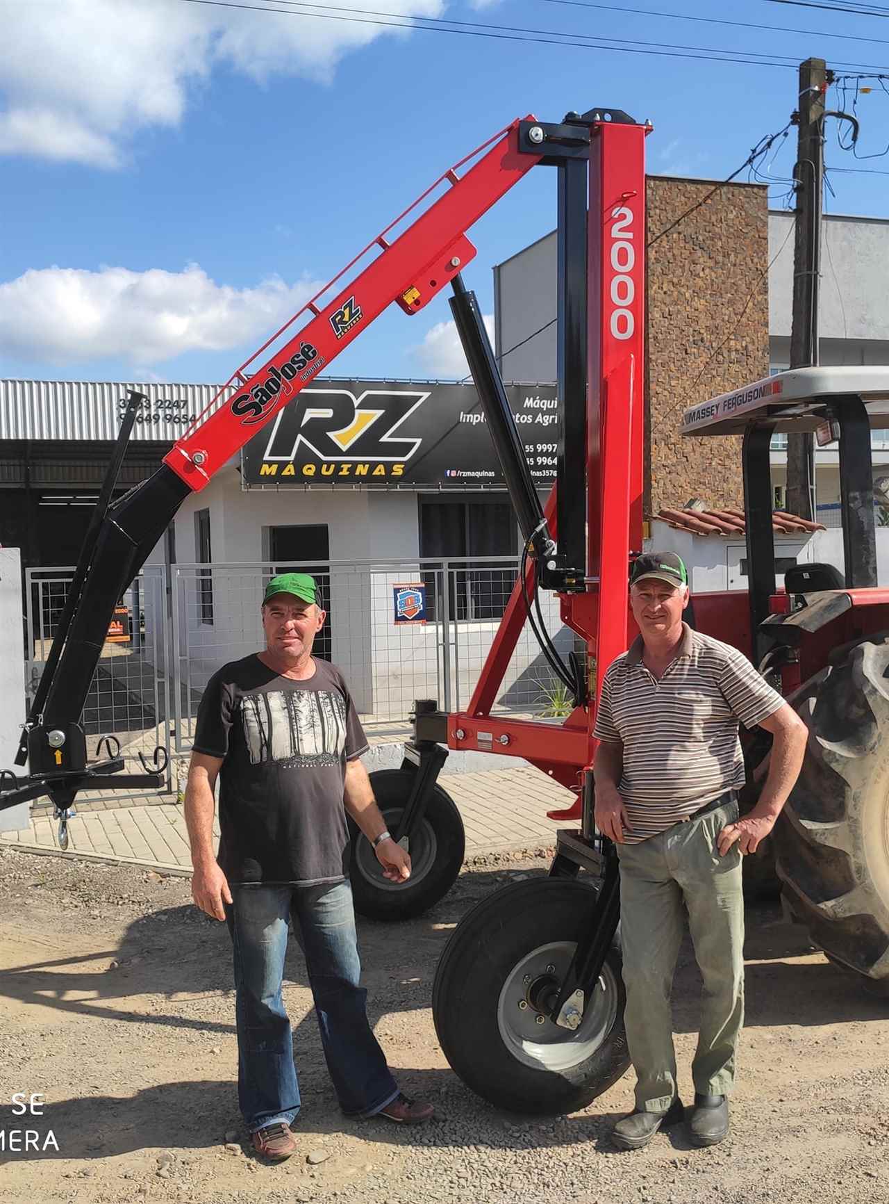 A terceira entrega do dia foi deste guincho São José aos nossos amigos Ernani e Ivanor  Montagner, aqui de Faxinal do Soturno. Parabéns pela aquisição e muito obrigado pela preferência e confiança no nosso trabalho! 
A São José é uma das excelentes marcas que você encontra na RZ MÁQUINAS! Confira!