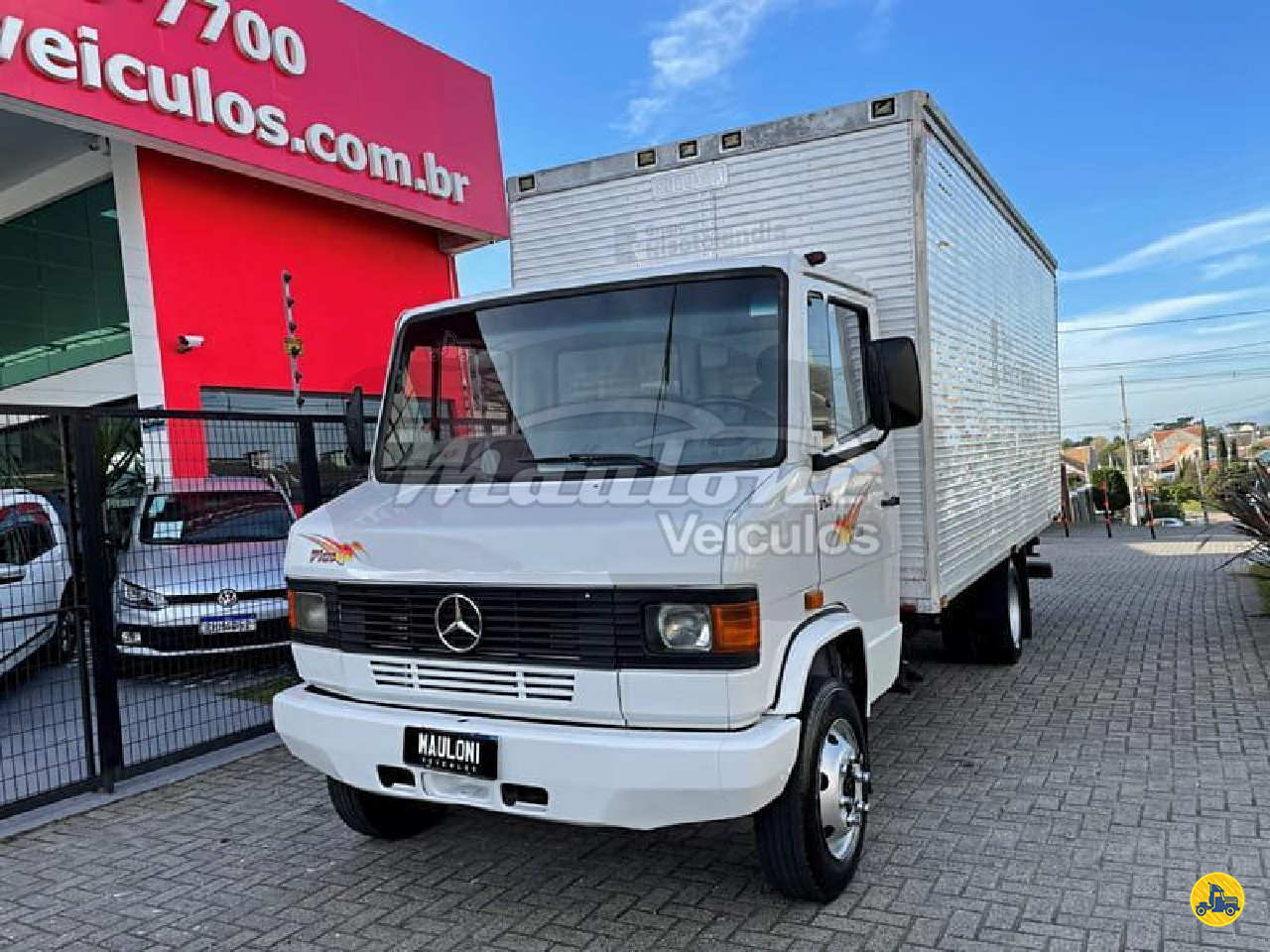 CAMINHAO MERCEDES-BENZ MB 710 Baú Furgão 3/4 4x2 Mauloni Veículos CURITIBA PARANÁ PR