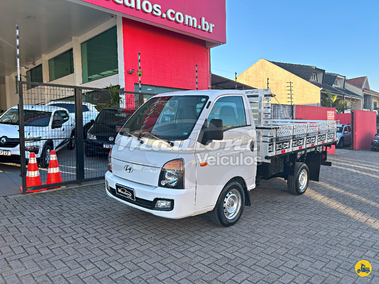 CAMINHAO HYUNDAI HR Carroceria Cabine Suplementar 3/4 4x2 Mauloni Veículos CURITIBA PARANÁ PR