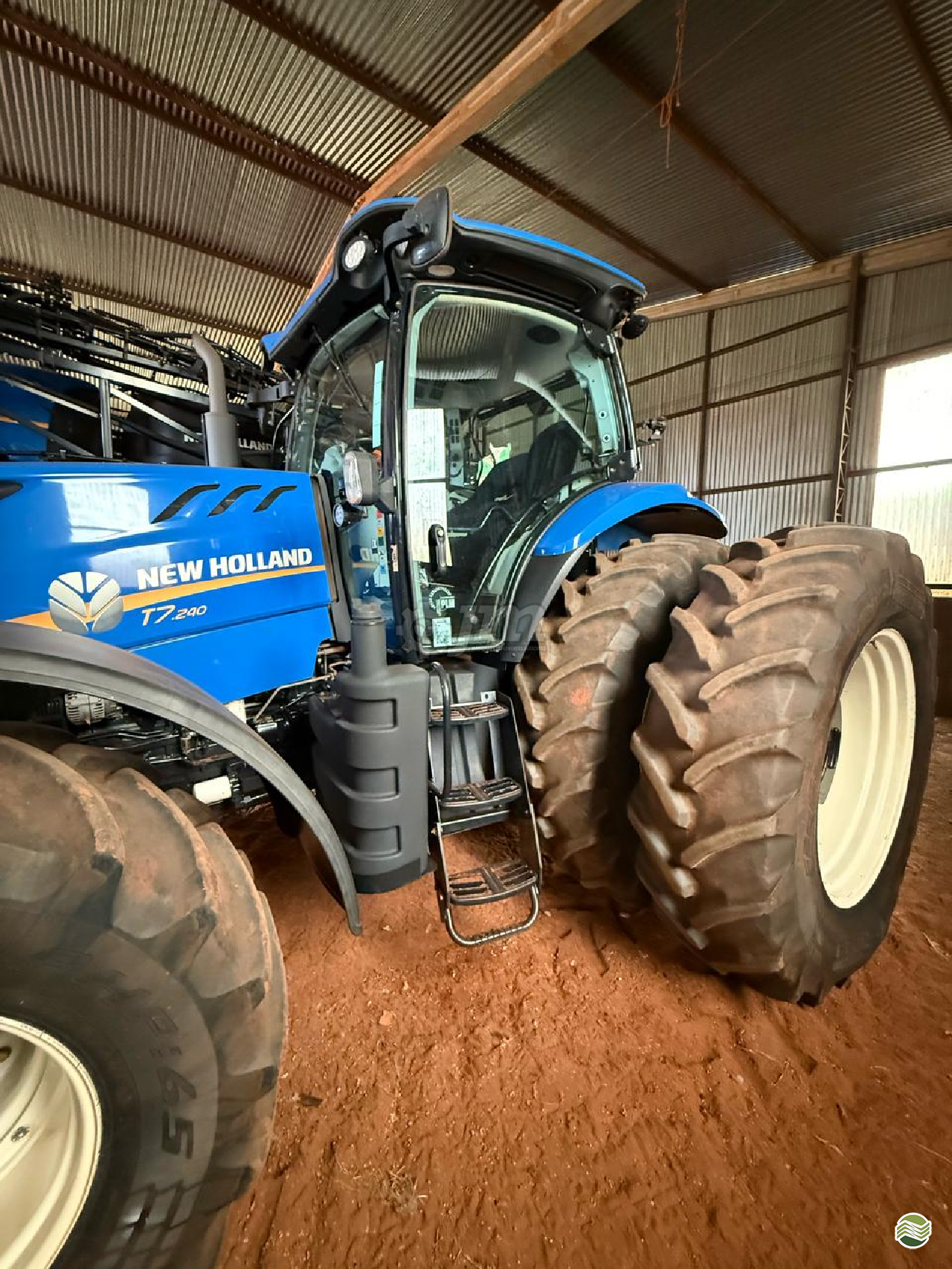 TRATOR NEW HOLLAND NEW T7 240 Tração 4x4 JM Máquinas CAARAPO MATO GROSSO DO SUL MS