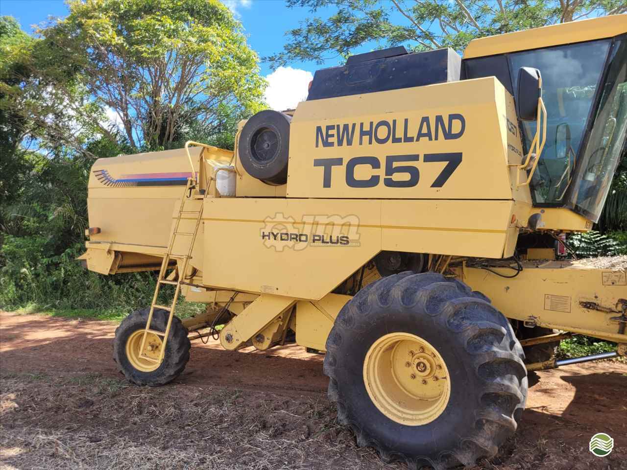 COLHEITADEIRA NEW HOLLAND TC 57 JM Máquinas CAARAPO MATO GROSSO DO SUL MS