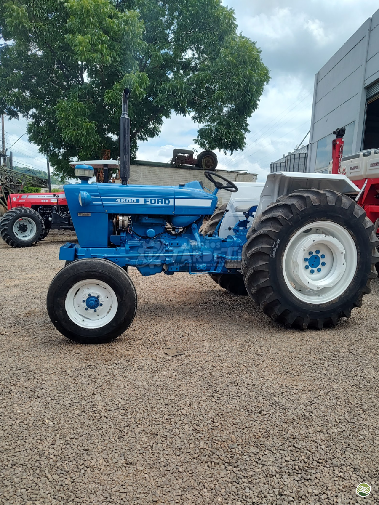 TRATOR FORD FORD 4600 Tração 4x2 Irmãos Tardetti NOVA ALVORADA RIO GRANDE DO SUL RS