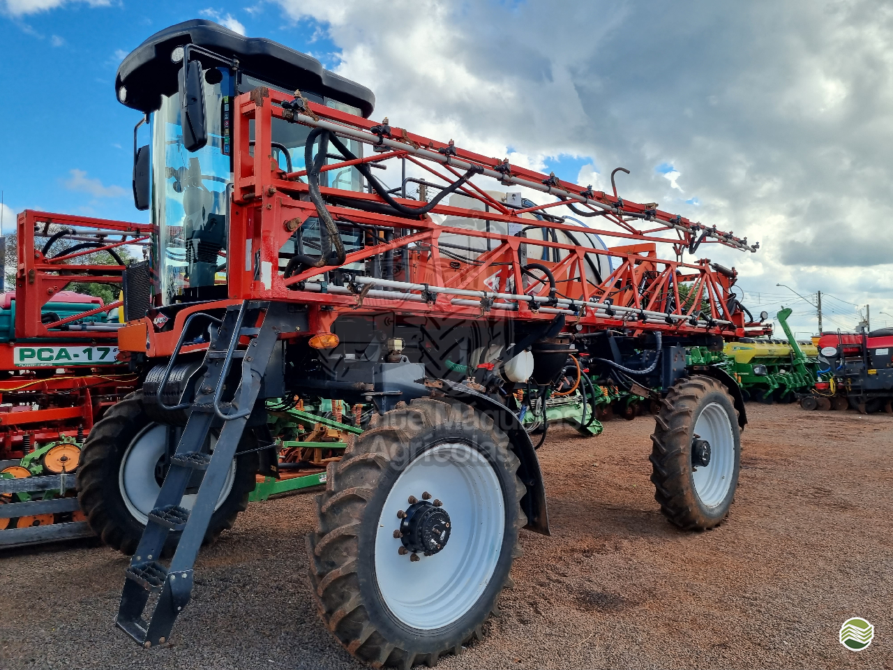 PULVERIZADOR KUHN Boxer 2000 H Tração 4x4 Vicente Máquinas Agrícolas CASCAVEL PARANÁ PR