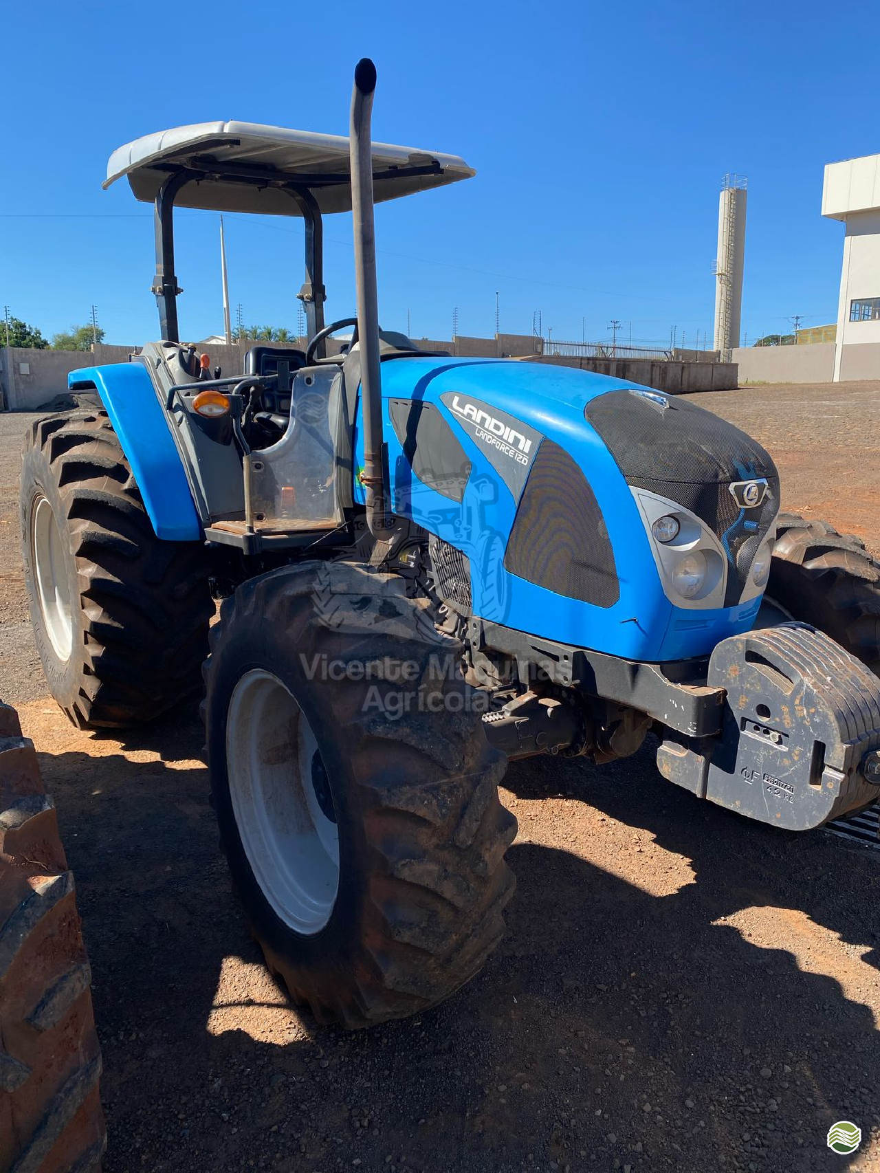 TRATOR LANDINI LANDFORCE 120 Tração 4x4 Vicente Máquinas Agrícolas CASCAVEL PARANÁ PR
