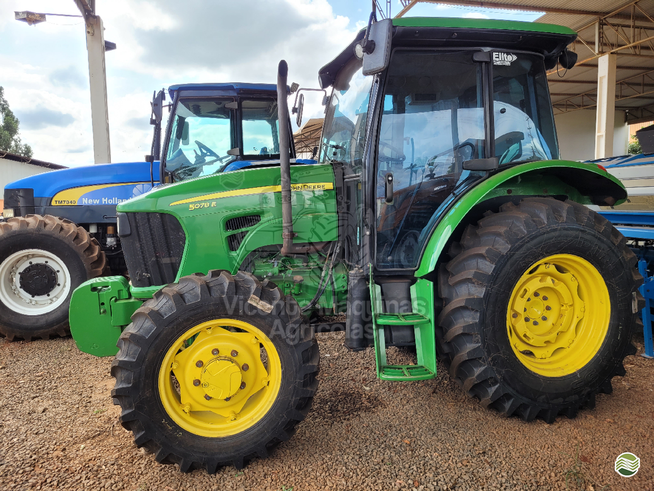TRATOR JOHN DEERE JOHN DEERE 5078E Tração 4x4 Vicente Máquinas Agrícolas CASCAVEL PARANÁ PR