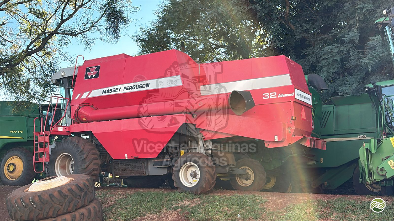 COLHEITADEIRA MASSEY FERGUSON MF 32 Vicente Máquinas Agrícolas CASCAVEL PARANÁ PR