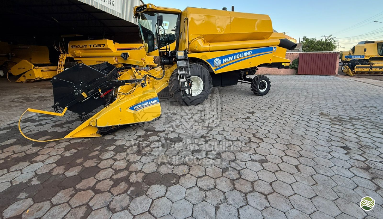 COLHEITADEIRA NEW HOLLAND TC 4.90 Vicente Máquinas Agrícolas CASCAVEL PARANÁ PR