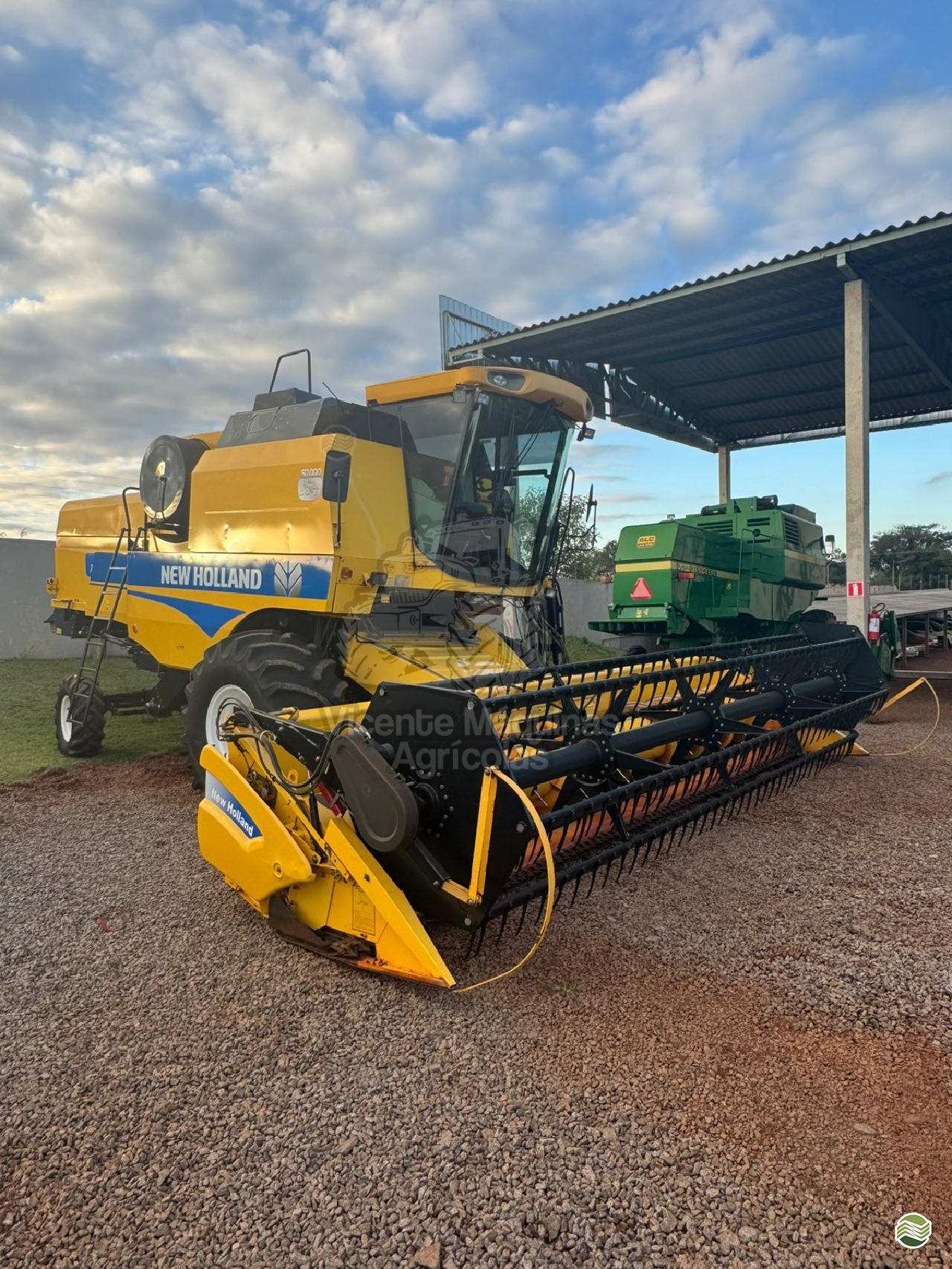 COLHEITADEIRA NEW HOLLAND TC 5070 Vicente Máquinas Agrícolas CASCAVEL PARANÁ PR