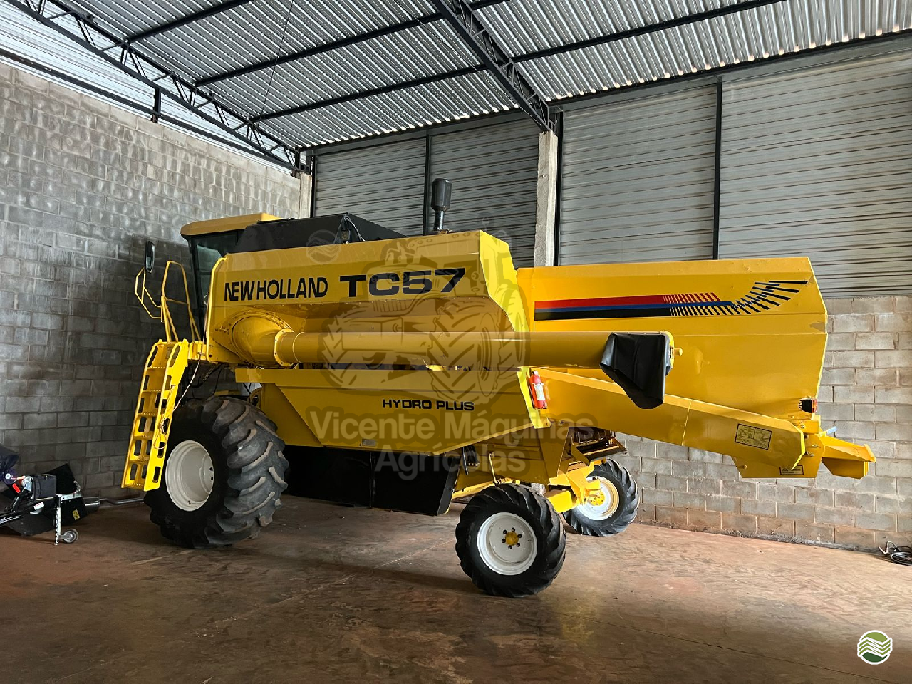 COLHEITADEIRA NEW HOLLAND TC 57 Vicente Máquinas Agrícolas CASCAVEL PARANÁ PR