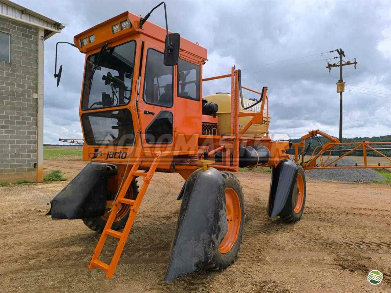 PULVERIZADOR JACTO UNIPORT 2000 PLUS Tração 4x2 Agromaster Máquinas Agrícolas PONTA GROSSA PARANÁ PR