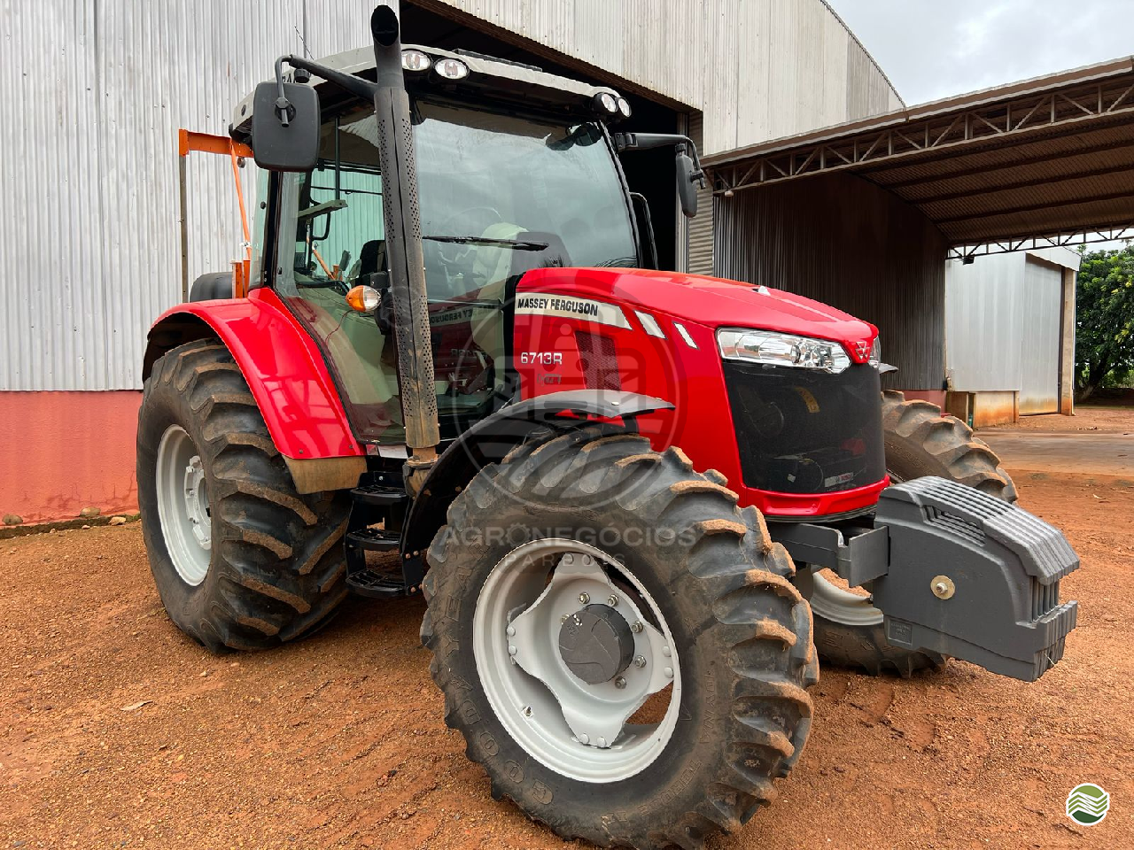 TRATOR MASSEY FERGUSON MF 6713 Tração 4x4 Agronegócios Parecis CAMPO NOVO DO PARECIS MATO GROSSO MT