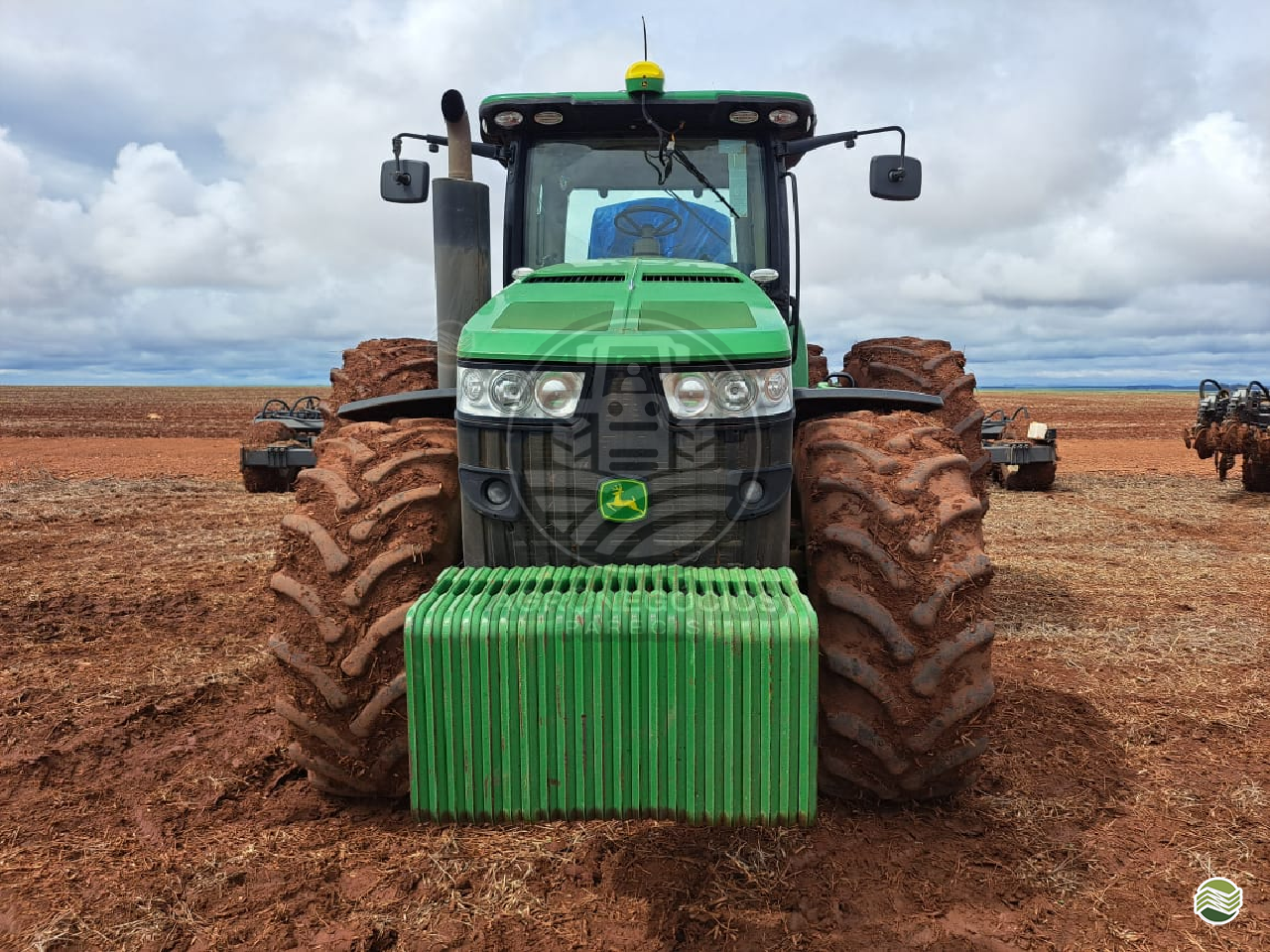 TRATOR JOHN DEERE JOHN DEERE 8320R Tração 4x4 Agronegócios Parecis CAMPO NOVO DO PARECIS MATO GROSSO MT
