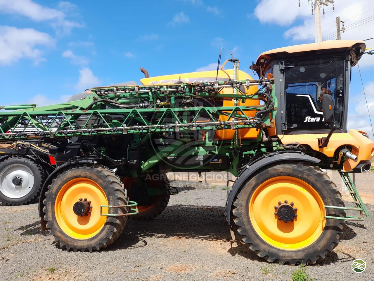 PULVERIZADOR STARA IMPERADOR 4000 Tração 4x4 Agronegócios Parecis CAMPO NOVO DO PARECIS MATO GROSSO MT