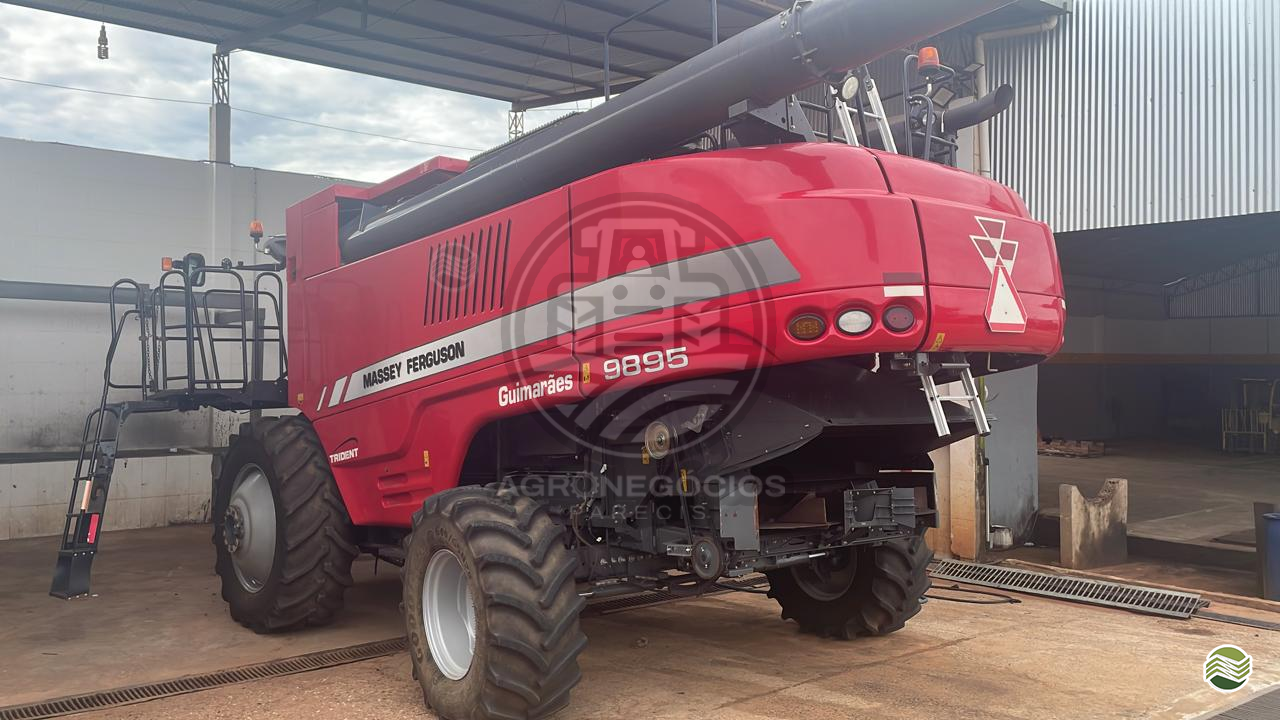 COLHEITADEIRA MASSEY FERGUSON MF 9895 Agronegócios Parecis CAMPO NOVO DO PARECIS MATO GROSSO MT