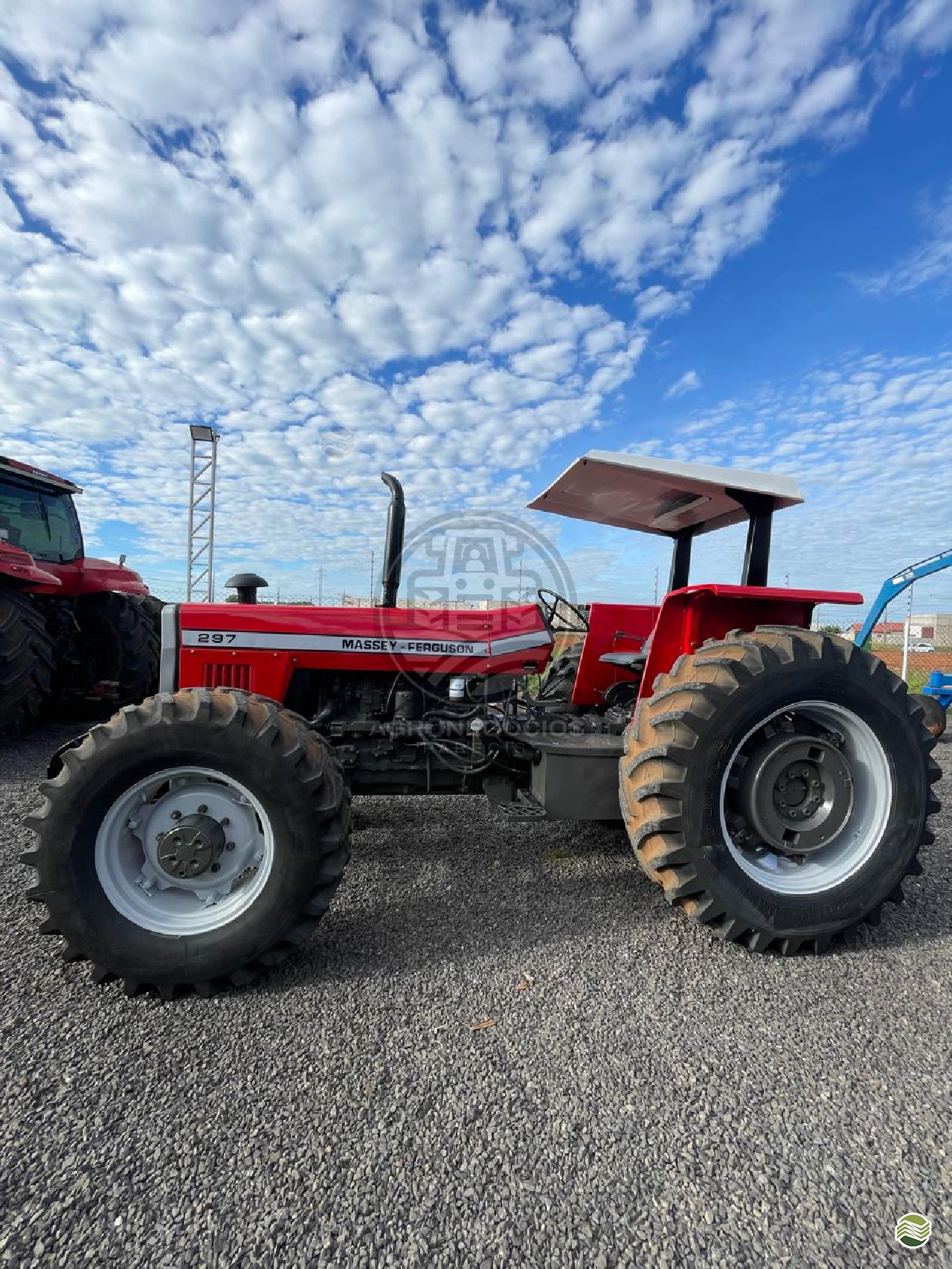 TRATOR MASSEY FERGUSON MF 297 Tração 4x4 Agronegócios Parecis CAMPO NOVO DO PARECIS MATO GROSSO MT