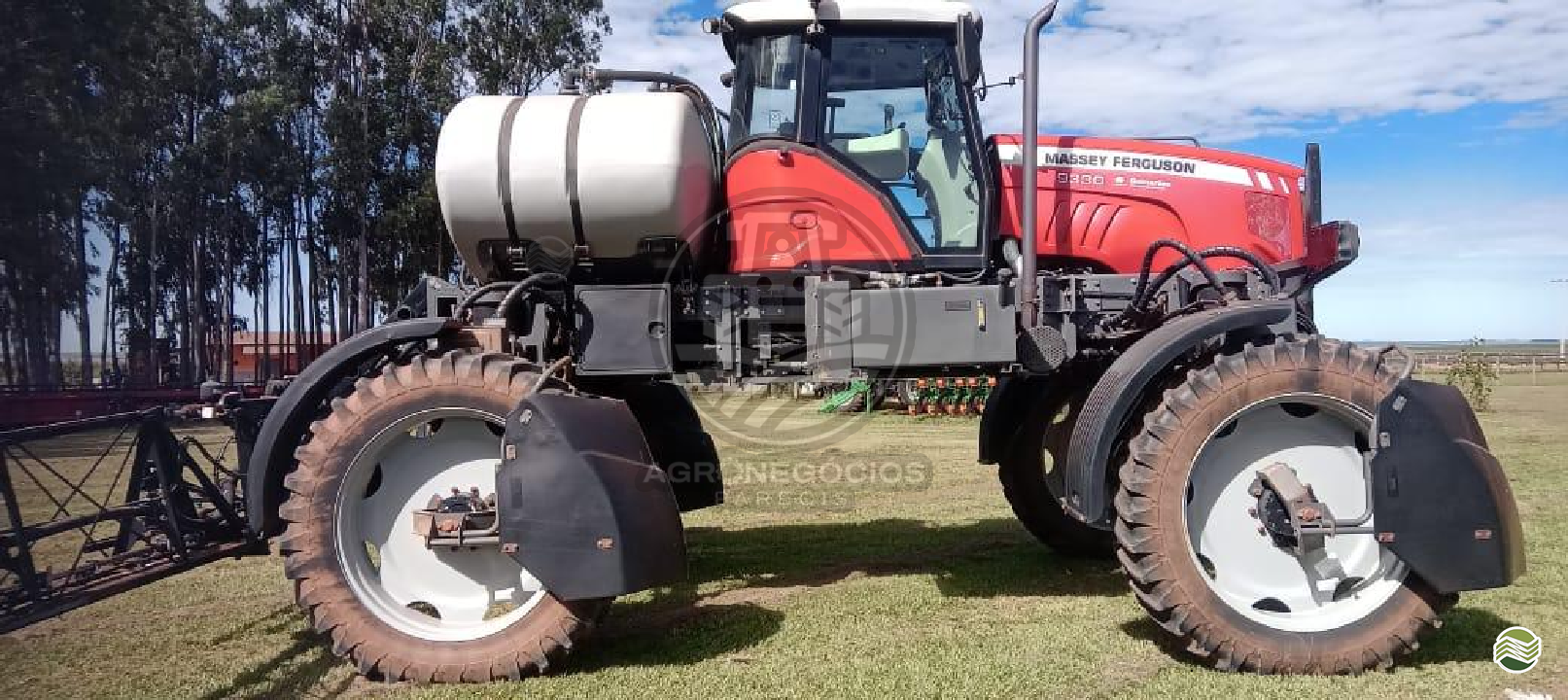 PULVERIZADOR MASSEY FERGUSON MF 9330 Tração 4x4 Agronegócios Parecis CAMPO NOVO DO PARECIS MATO GROSSO MT