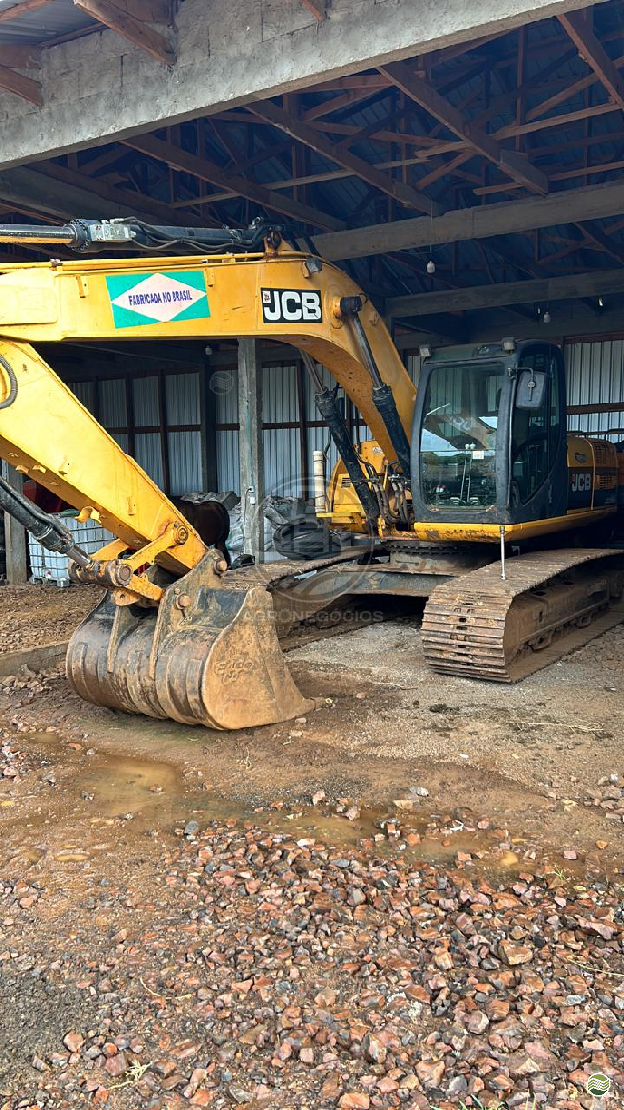 ESCAVADEIRA JCB JS200LC Agronegócios Parecis CAMPO NOVO DO PARECIS MATO GROSSO MT