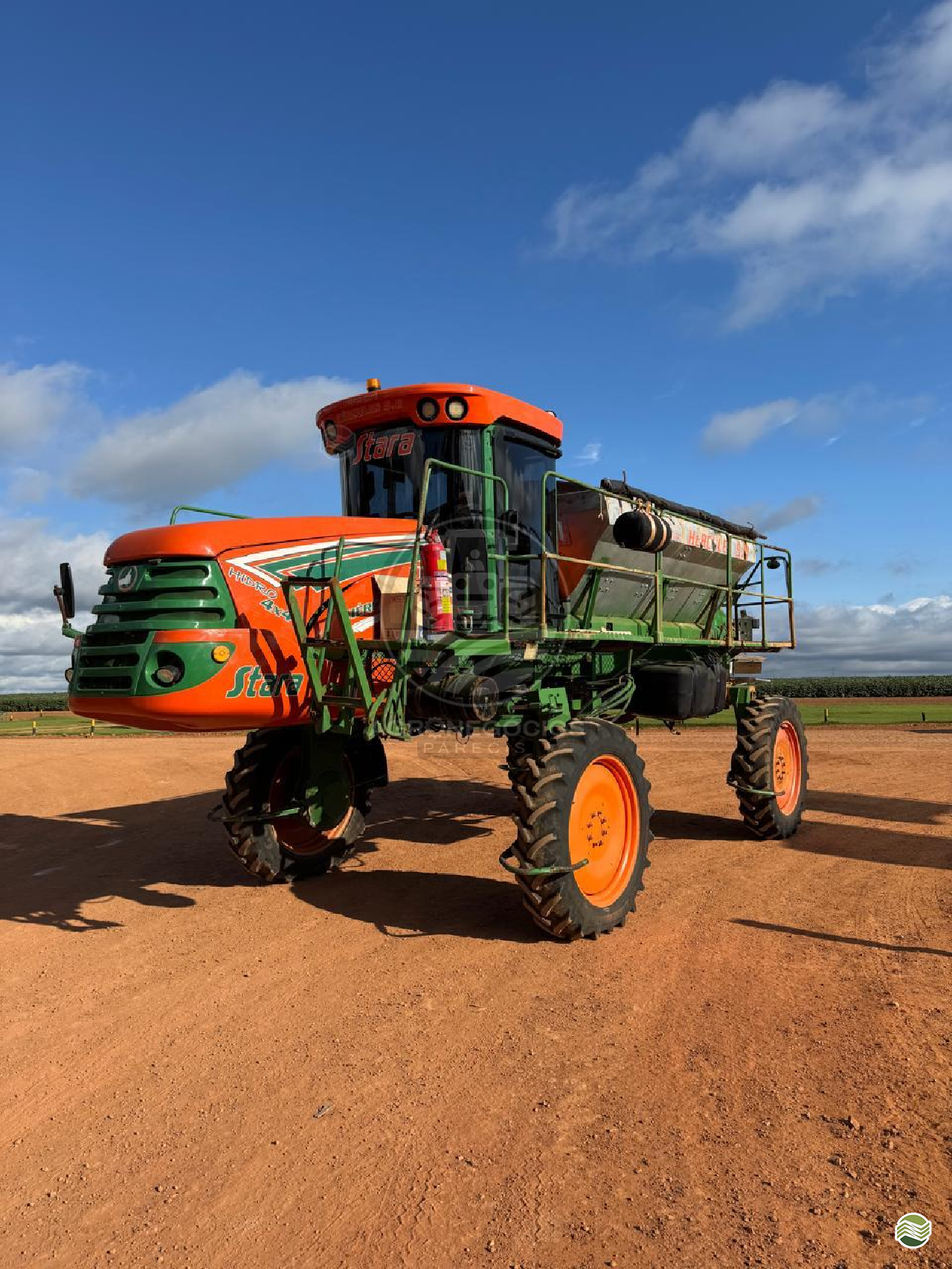 DISTRIBUIDOR AUTOPROPELIDO STARA HERCULES 5.0 Tração 4x4 Agronegócios Parecis CAMPO NOVO DO PARECIS MATO GROSSO MT