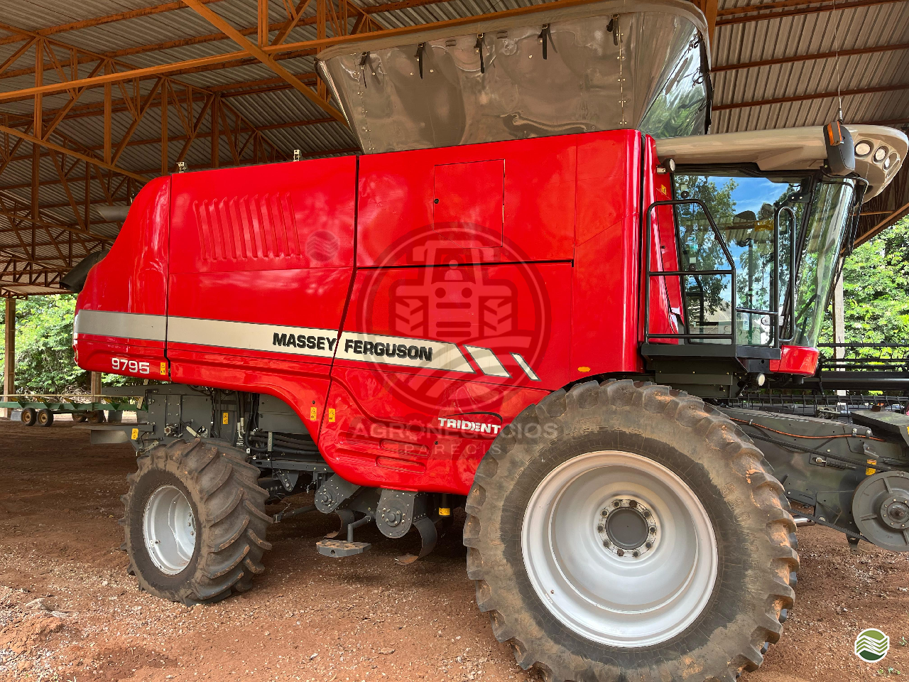 COLHEITADEIRA MASSEY FERGUSON MF 9795 Agronegócios Parecis CAMPO NOVO DO PARECIS MATO GROSSO MT