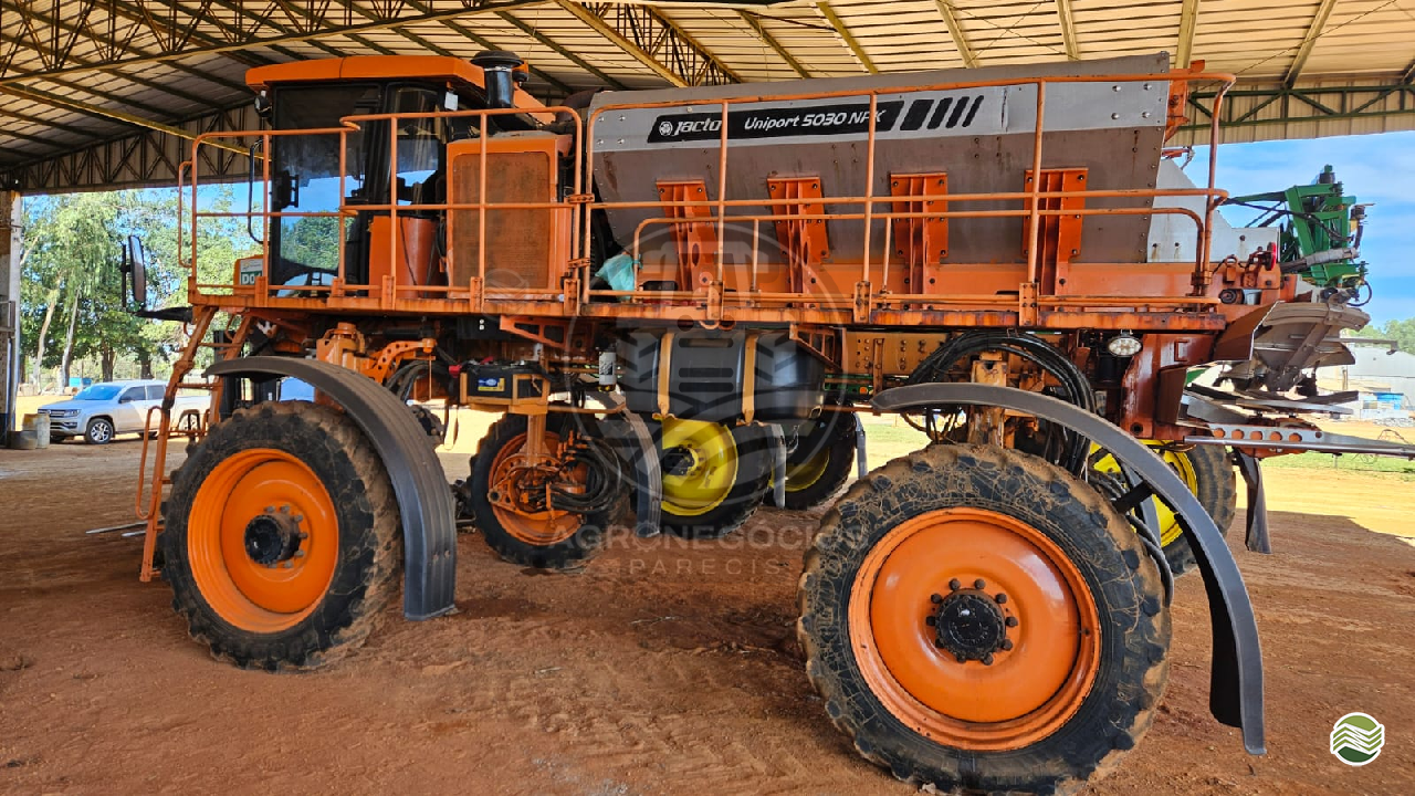 DISTRIBUIDOR AUTOPROPELIDO JACTO UNIPORT 5030 NPK Tração 4x4 Agronegócios Parecis CAMPO NOVO DO PARECIS MATO GROSSO MT
