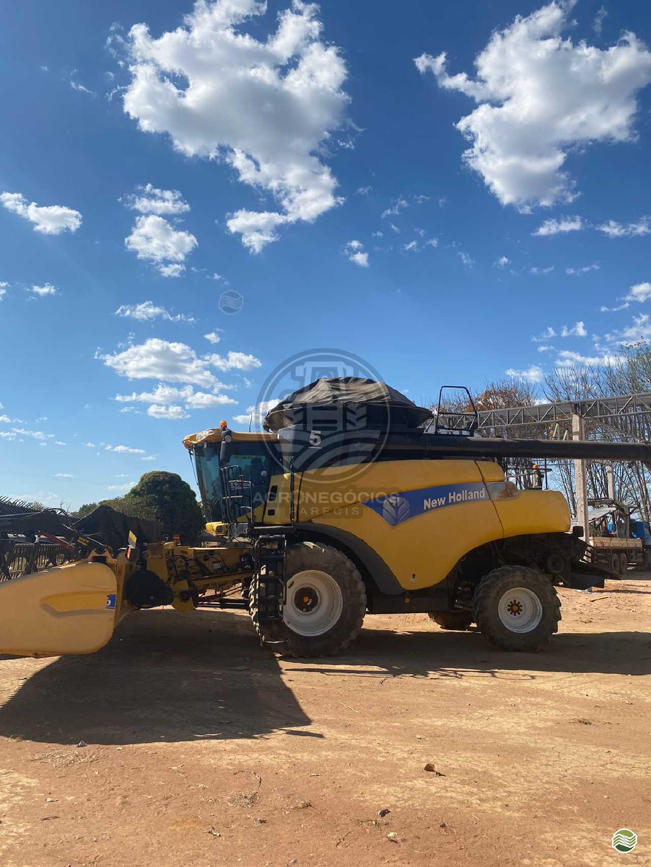 COLHEITADEIRA NEW HOLLAND CR 9060 Agronegócios Parecis CAMPO NOVO DO PARECIS MATO GROSSO MT