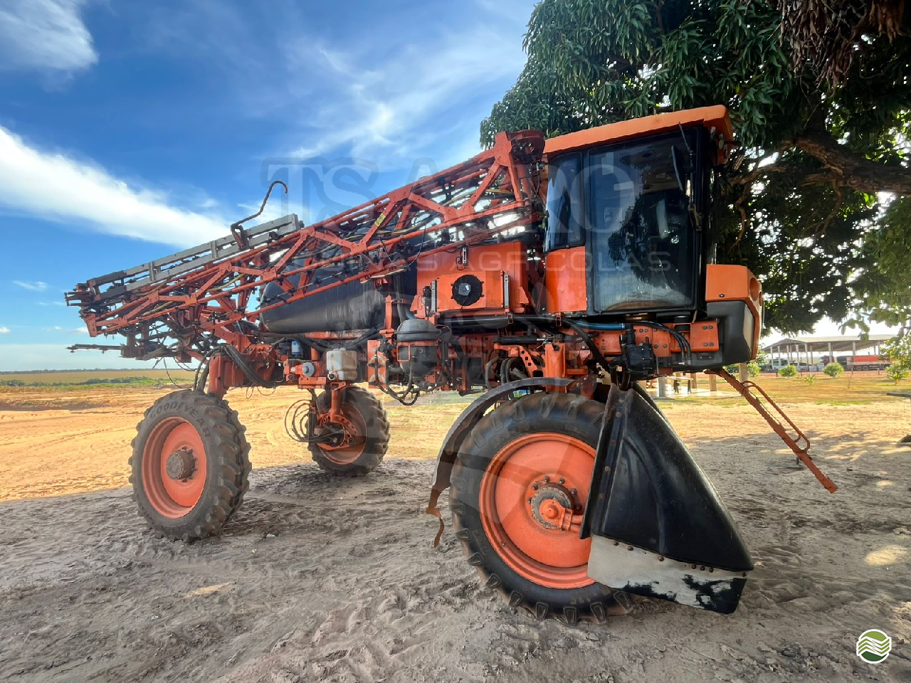 PULVERIZADOR JACTO UNIPORT 2530 Tração 4x4 TS Agro Máquinas Agrícolas PRIMAVERA DO LESTE MATO GROSSO MT