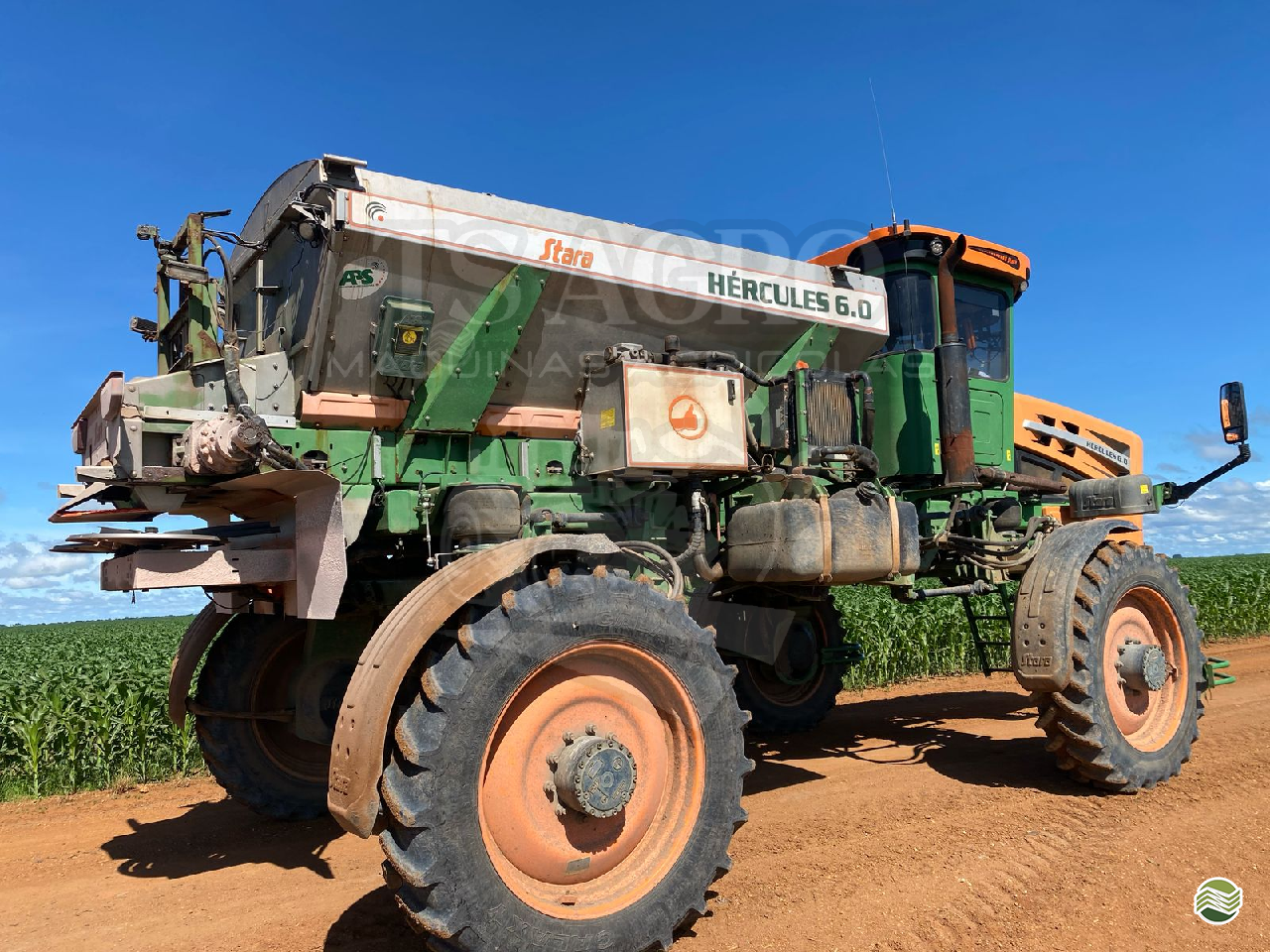 DISTRIBUIDOR AUTOPROPELIDO STARA HERCULES 6.0 Tração 4x4 TS Agro Máquinas Agrícolas PRIMAVERA DO LESTE MATO GROSSO MT