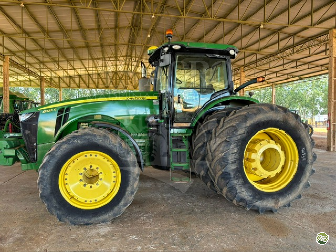 TRATOR JOHN DEERE JOHN DEERE 8335R Tração 4x4 TS Agro Máquinas Agrícolas PRIMAVERA DO LESTE MATO GROSSO MT