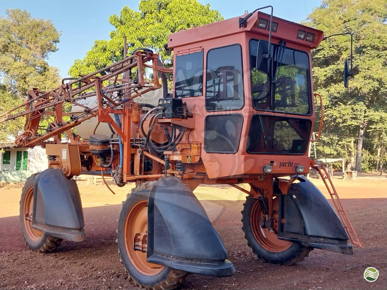 PULVERIZADOR JACTO UNIPORT 2000 Tração 4x2 TS Agro Máquinas Agrícolas PRIMAVERA DO LESTE MATO GROSSO MT