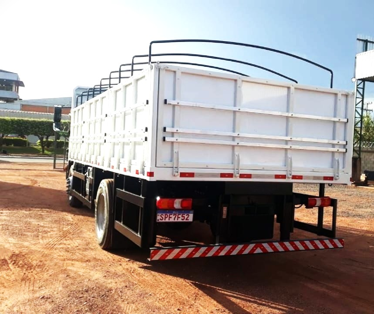 CARROCERIA SOBRE CHASSI  TRUCK GRANELEIRA Barbieri Implementos Rodoviários VARZEA GRANDE MATO GROSSO MT