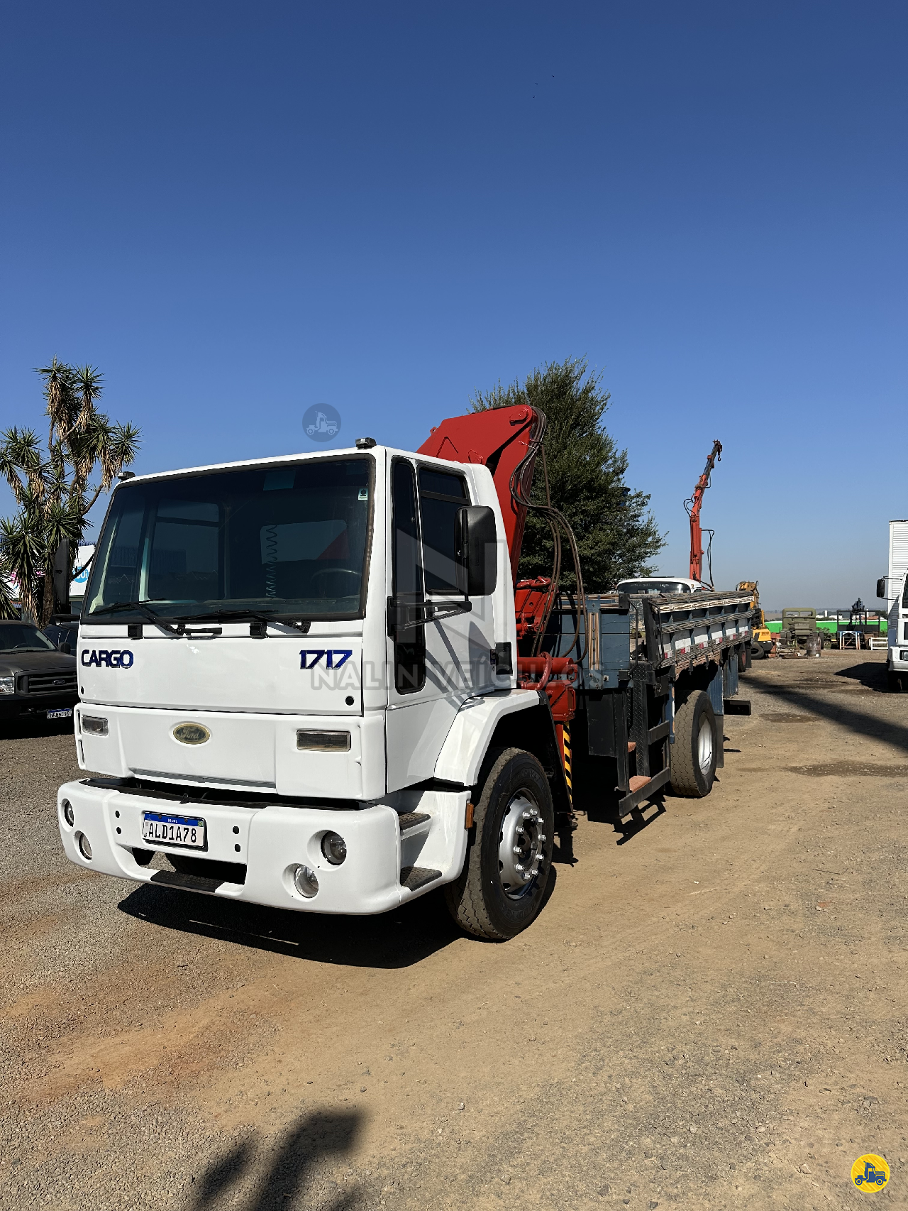 CAMINHAO FORD CARGO 1717 Guincho Munck Toco 4x2 Nalin Veículos CAMBE PARANÁ PR