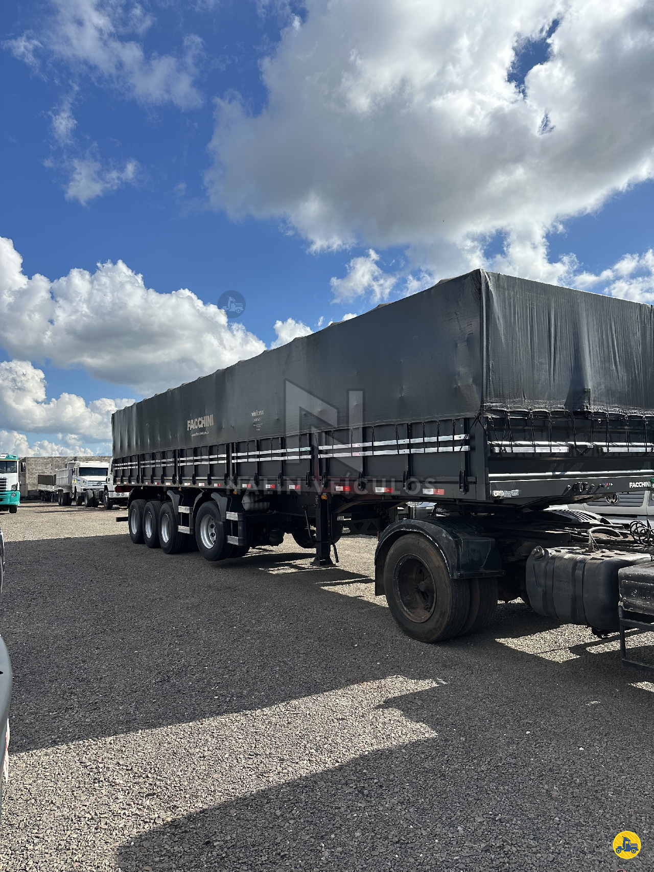 CARRETA SEMI-REBOQUE GRANELEIRO Nalin Veículos CAMBE PARANÁ PR
